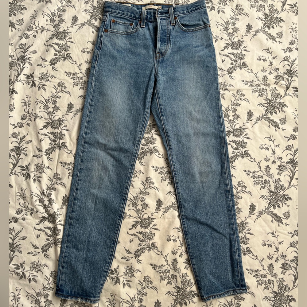Levis Premium- Sz: 24